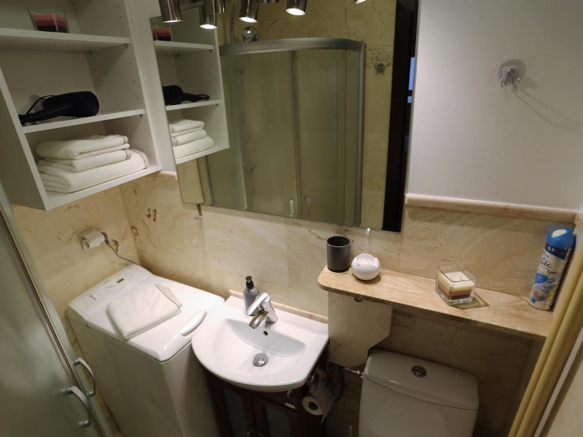 Apartament Mgm Karmelicka Warschau Buitenkant foto