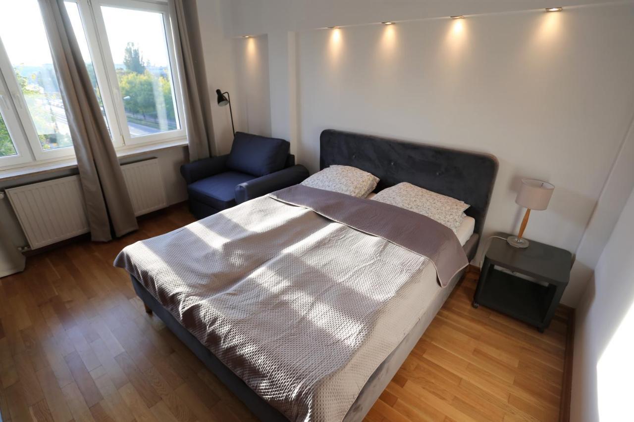 Apartament Mgm Karmelicka Warschau Buitenkant foto