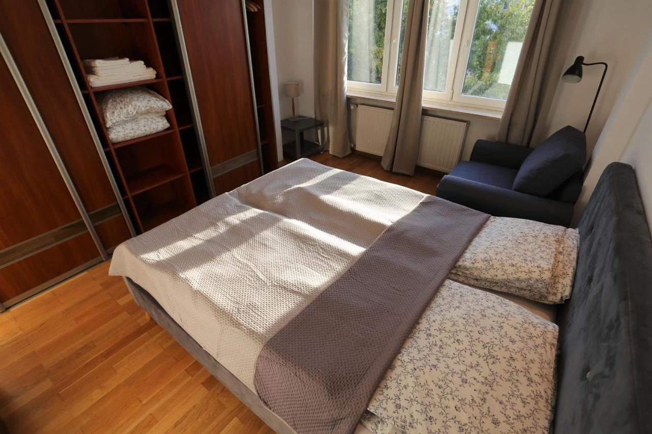 Apartament Mgm Karmelicka Warschau Buitenkant foto